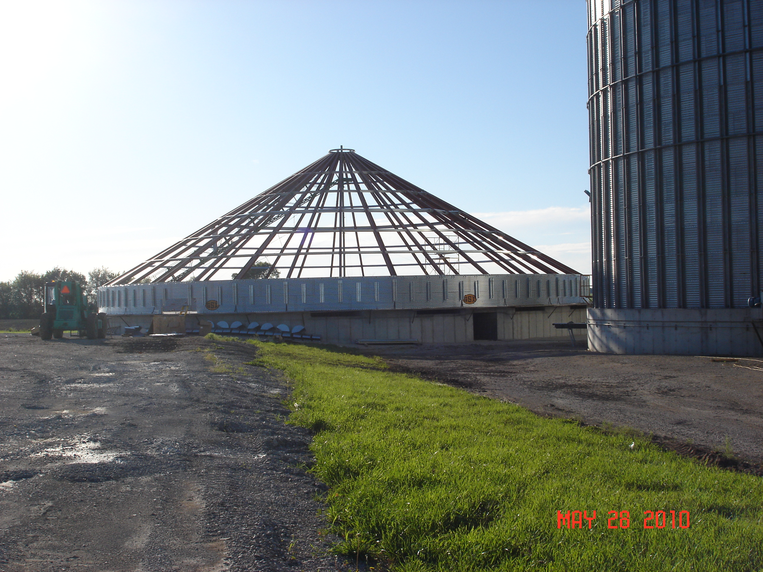 Side view of Bin Roof JS